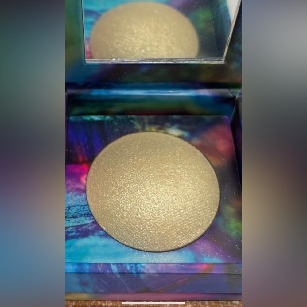 NIB Urban Decay Naked space powdler Shimmering hard to find limited edition NEW